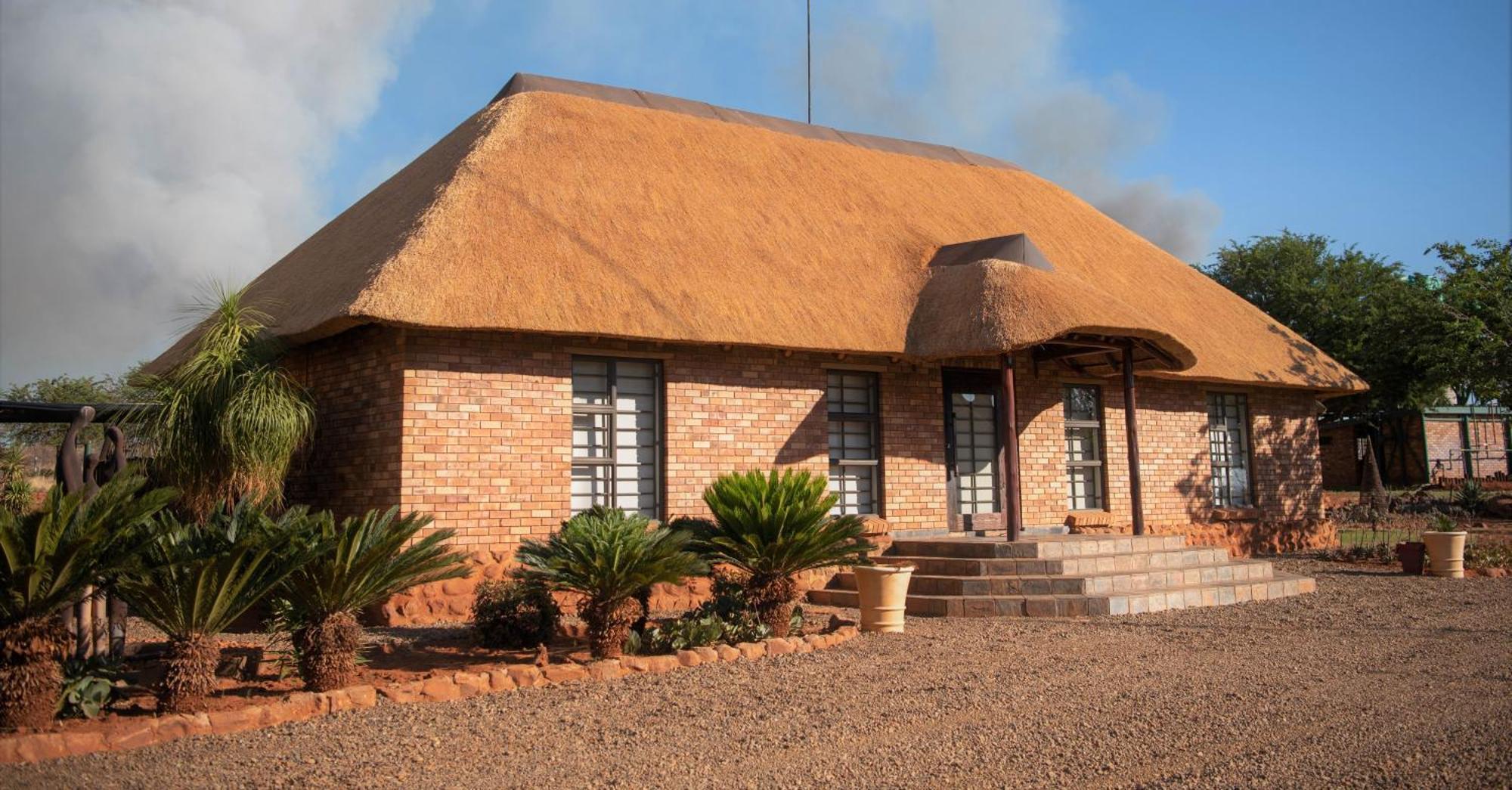 Morakane Safari Lodge Vryburg Номер фото